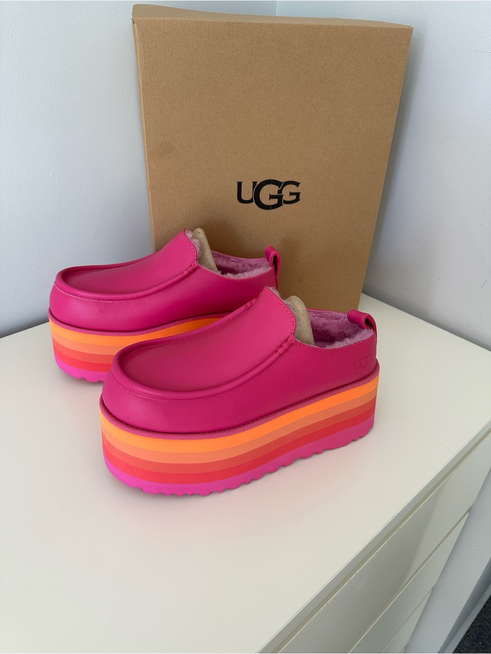 UGG Hot Pink Platform Clog with Multicolor Striped Sole Sz 7 - Picture 2 of 14